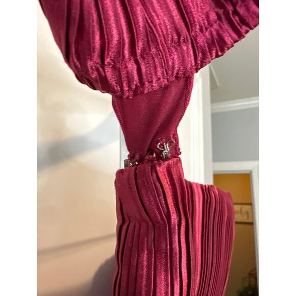 L’IDÉE Gatsby Pleated Oxblood Midi Dress Size L NWT Anthropologie - Picture 10 of 16